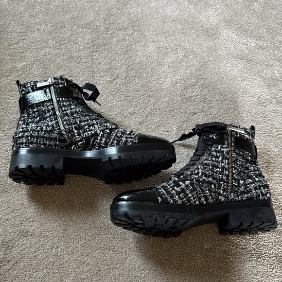 NWOB Michael Kors Tweed Combat Boots / Size 9M - Picture 2 of 12